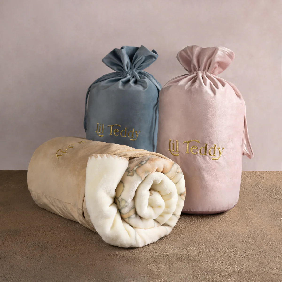 BIGGER TEDDY’S MERRY GO SNUGGLE SUGARY PINK