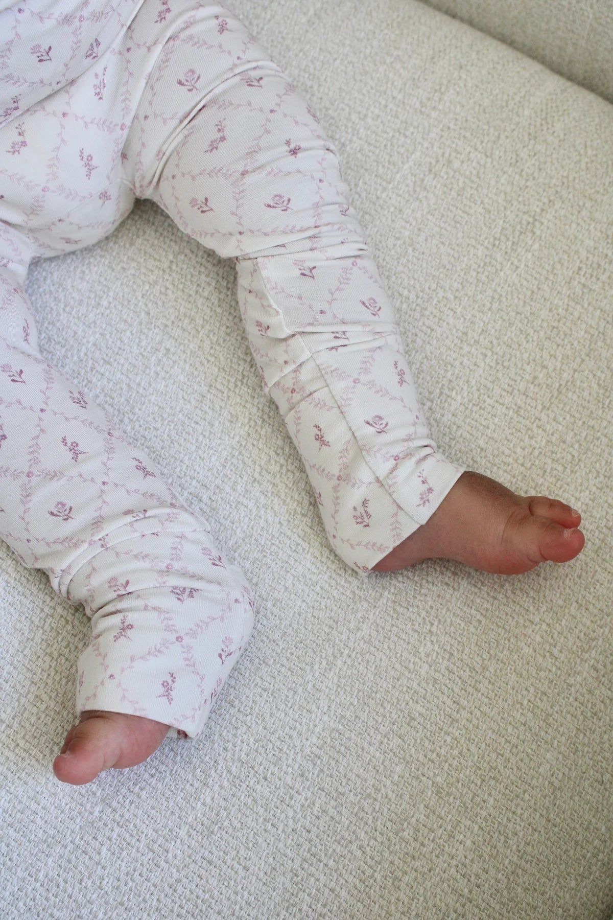 MAUVE LATTICE BAMBOO WRAP FOOTIE